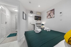 Studio | Strykejern/-brett, wi-fi (inkludert) og sengetøy