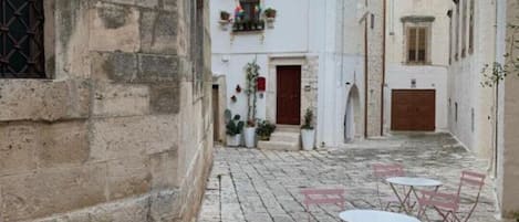 تناول الطعام بالخارج