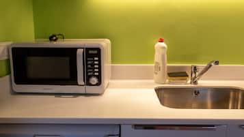 Refrigerador, microondas, parrilla de estufa y lavavajillas
