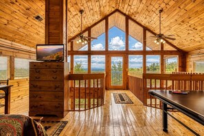 Interior - Sky View- Hot Tub, Breathtaking Mountain Views, WIFI, Pool Access!!! (Sevierville)