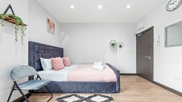 Studio | Iron/ironing board, free WiFi, bed sheets