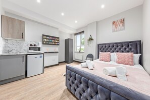 Studio | 1 bedroom, iron/ironing board, free WiFi, bed sheets