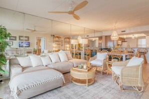 Smart TV, DVD player