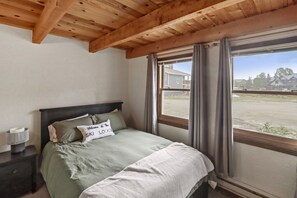 3 chambres, fer et planche à repasser, Wi-Fi, draps fournis