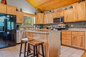 Coffee/tea maker, fridge, microwave, oven - Great location! 2BR w/Hot Tub + Firepit + Grill (Sevierville)
