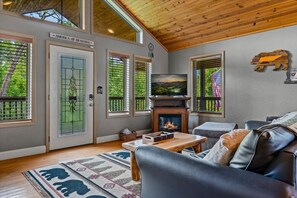TV, fireplace - Great location! 2BR w/Hot Tub + Firepit + Grill (Sevierville)