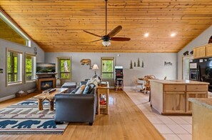 TV, fireplace - Great location! 2BR w/Hot Tub + Firepit + Grill (Sevierville)
