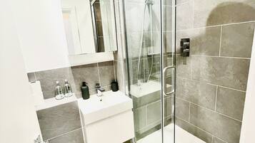 Bathtub, hair dryer