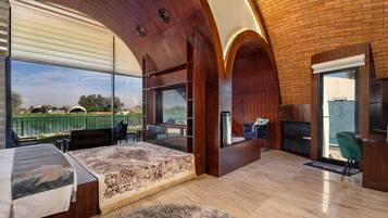 Phòng đơn, hồ bơi riêng, quang cảnh hồ | Phòng tắm | Đồ dùng nhà tắm miễn phí, máy sấy tóc, dép đi trong nhà