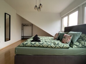 1 bedroom, WiFi, bed sheets - FeWo-Gladbeck (Gladbeck)