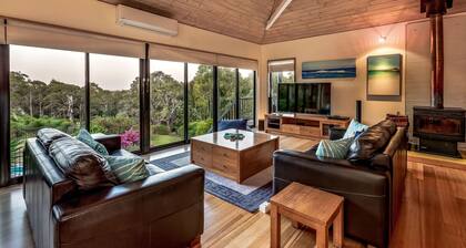 PRIVATE & PICTURESQUE COUNTRYSIDE ESCAPE FEATURING A SPARKLING POOL AND SPA