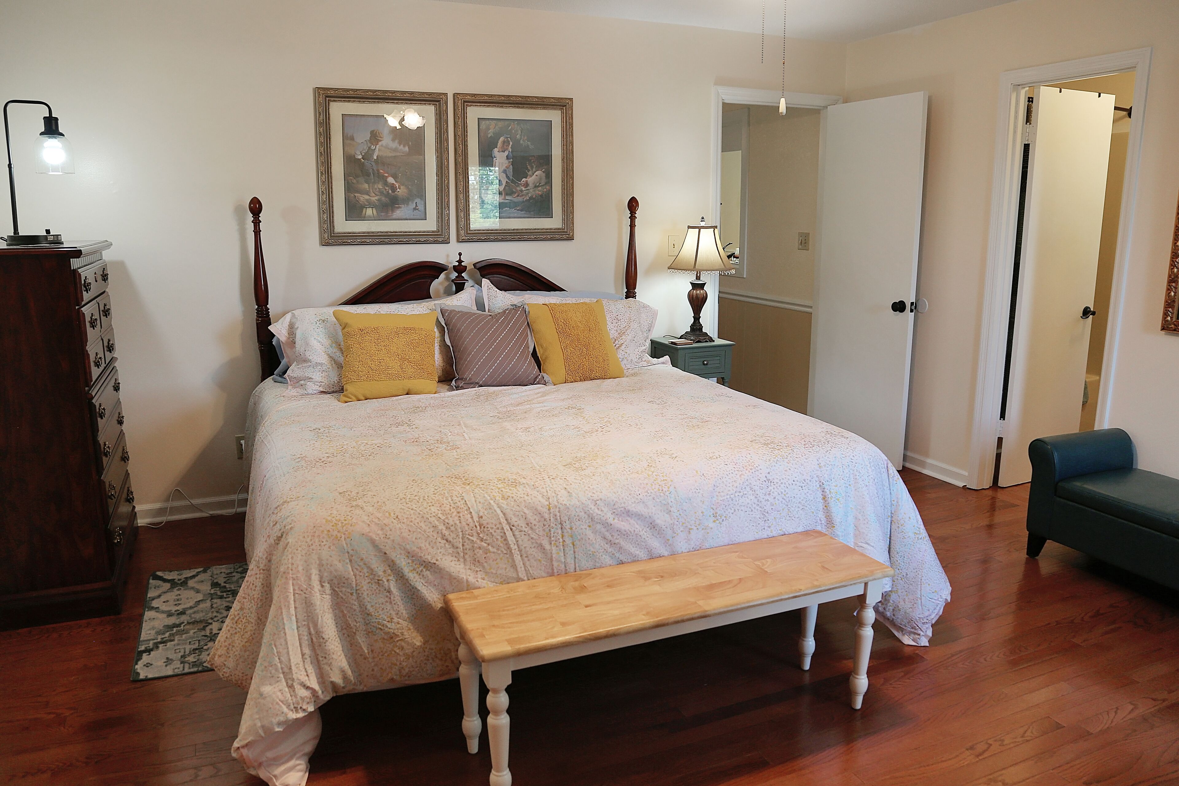 2 slaapkamers, een kluis op de kamer, een strijkplank/strijkijzer