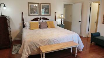 2 slaapkamers, een kluis op de kamer, een strijkplank/strijkijzer