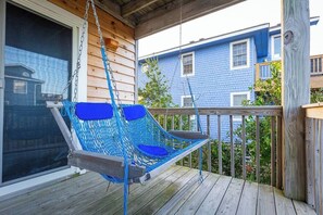 Luokittelematon kuva, 3 kautta 48, painike