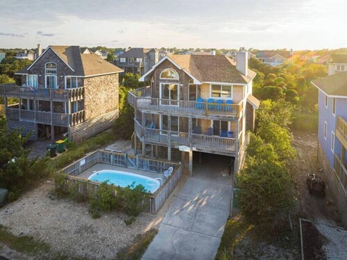 1 Min Walk to Beach, Private Pool, Family Friendly