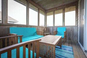 Luokittelematon kuva, 4 kautta 48, painike