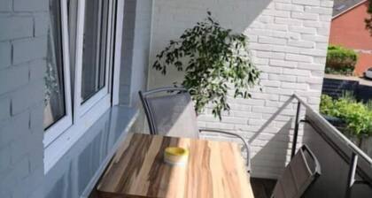 3Zi, Bad, Küche, Backofen, Balkon, Parkplatz