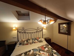 Habitación doble | Ropa de cama de alta calidad y decoración individual