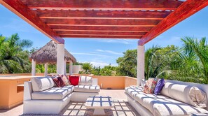 Terrace/patio - Contemporary elegance at it's finest in this 5 bedroom luxury villa! (Puerto Aventuras)