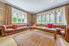 Smart TV, fireplace, DVD player, stereo - Number One a fabulous historic property with hot tub, cinema room and own bar. (Windermere)