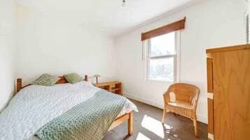 2 bedrooms, bed sheets