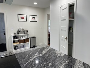 Interior - Gorgeous Bungalow, near Cargo District & Downtown (Wilmington)