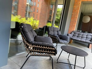 家庭公寓, 2 间卧室 | 露台