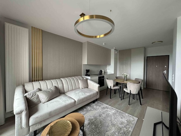 Classic Studio, Courtyard View (G61) | Hypo-allergenic bedding, individually decorated, individually furnished - Scala Apartamenty by Moderna Profit (Gdansk)