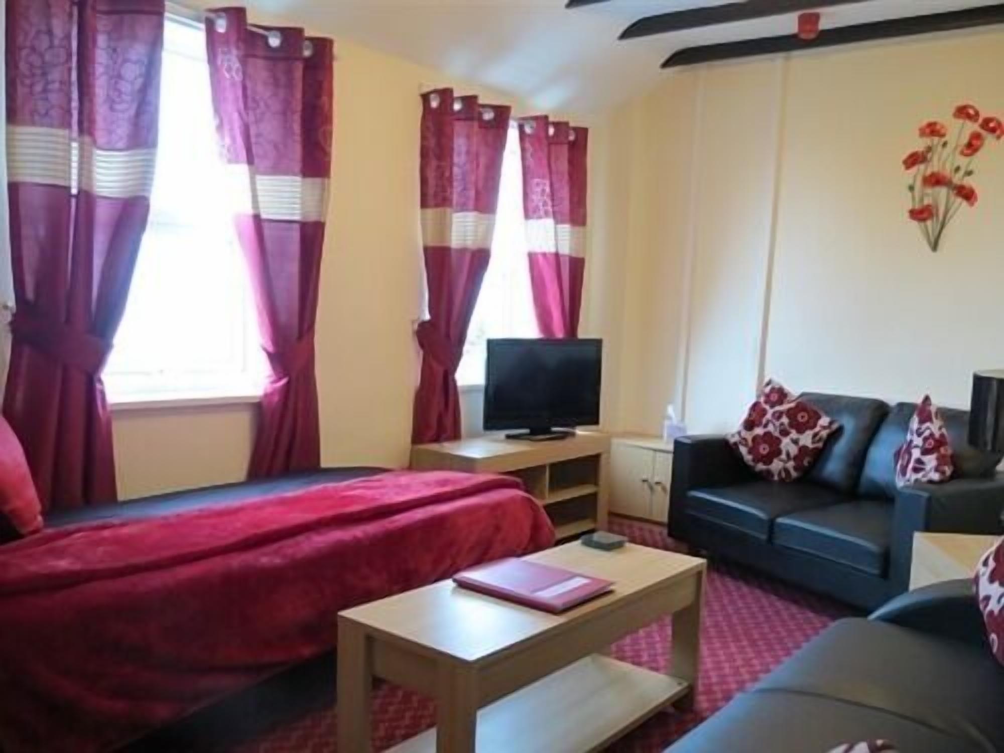 First Floor Flat With View - Malvern