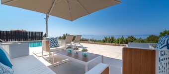 Chic Contemporary 3 Bedroom Villa with stunning sea and mountain views