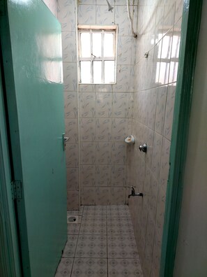 Bruser, håndklæder, Sæbe, Toiletpapir