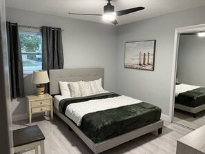 3 bedrooms, desk, iron/ironing board, travel cot