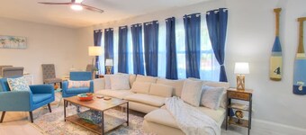 Little Mermaid. beach 9 min Hot tub beach chairs