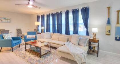 Little Mermaid. beach 9 min Hot tub beach chairs