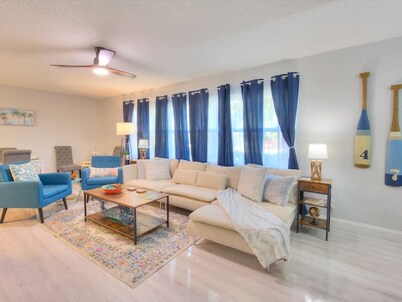 Little Mermaid. beach 9 min Hot tub beach chairs