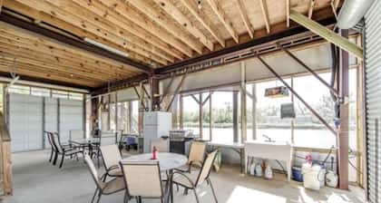 Cozy Bayou Fishing Camp on Brady Road with private Boat Launch and great views!