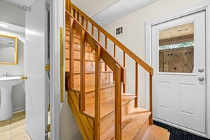 Interior - OBX Getaway: Convenient Beach and Sound Access (Kill Devil Hills)