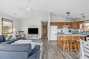 TV, foosball - OBX Getaway: Convenient Beach and Sound Access (Kill Devil Hills)