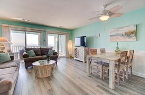 TV - 🌊🌞Riggings N2-The Mystic: Adorable Oceanfront Condo w/ Beach Views (Kure Beach)