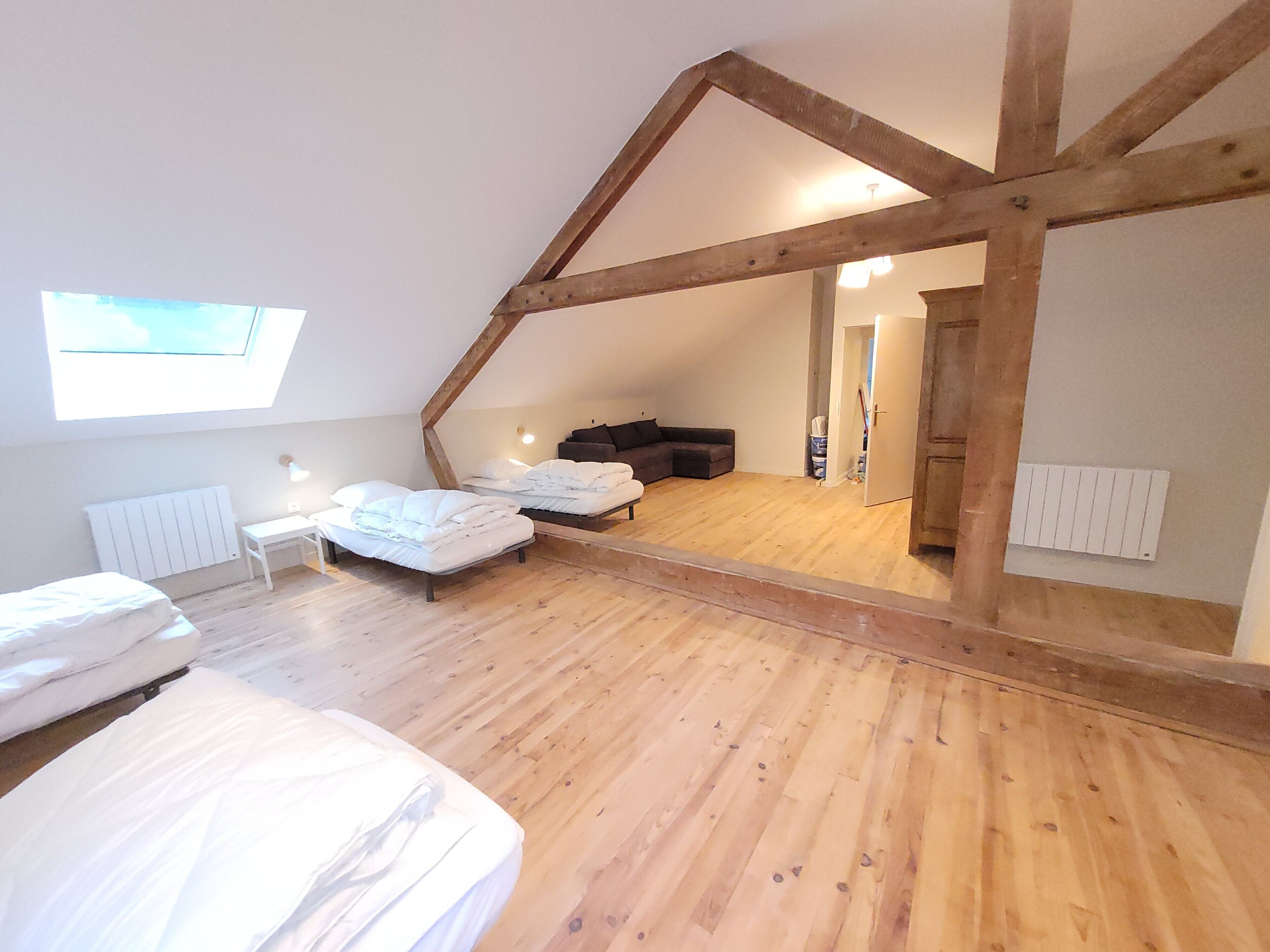 10 chambres, fer et planche à repasser, lit parapluie, Wi-Fi gratuit