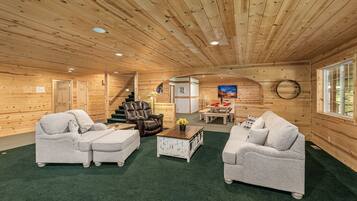 Smart TV, chimenea y impresora