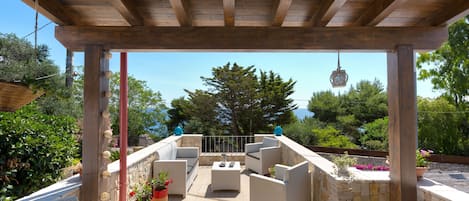 Apartment | Terrace/patio