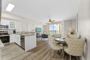 Refrigerador, microondas, horno y lavavajillas