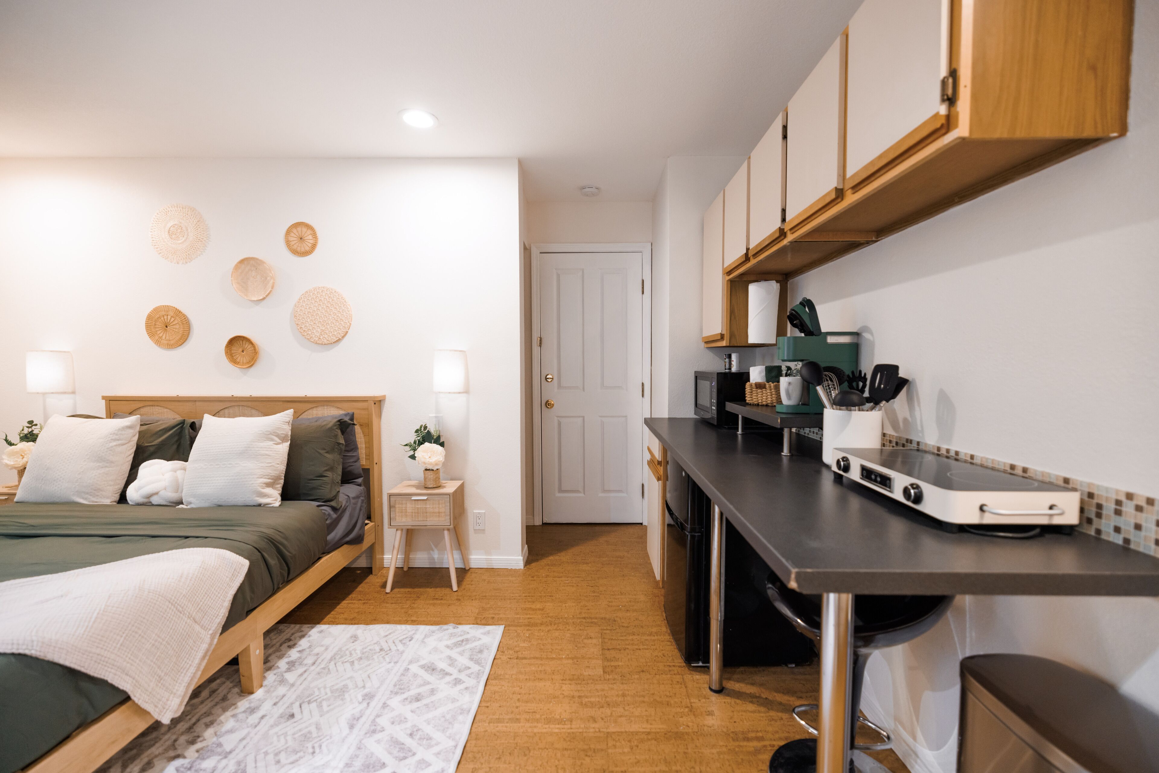Cozy Studio Gem w/ Gym & Shared Pool