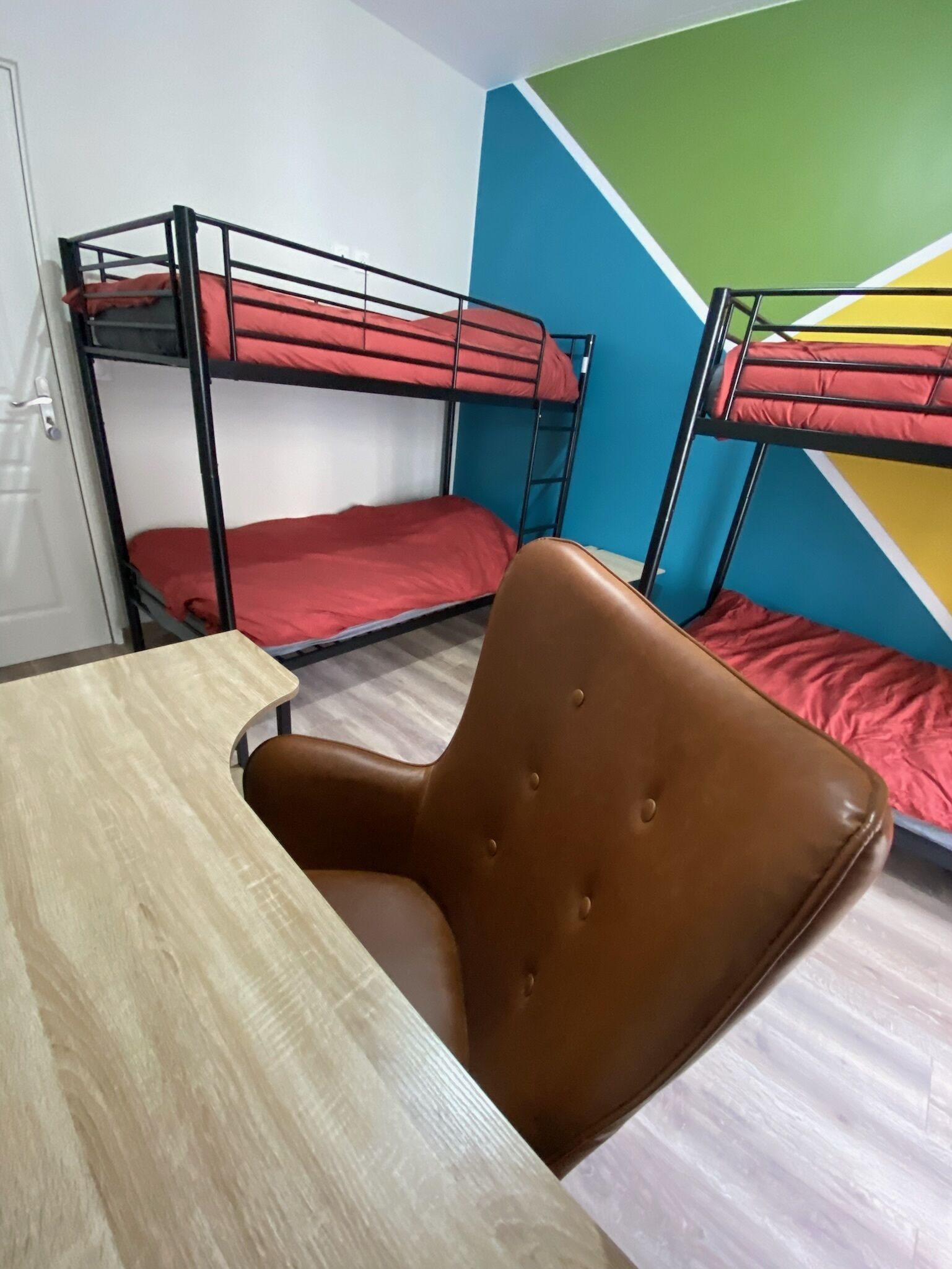 Comfort appartement | 2 slaapkamers, luxe beddengoed, Select Comfort-bedden