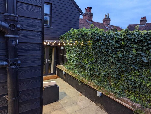 Awarded 'Best Boutique Stay' w/hot tub, bar and karaoke room