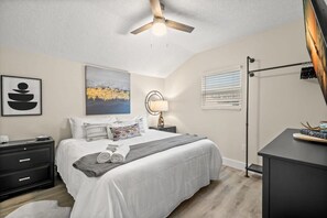 1 bedroom, desk, iron/ironing board, WiFi