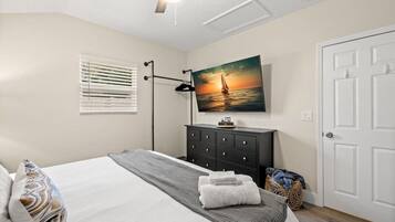 1 bedroom, desk, iron/ironing board, WiFi