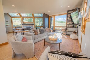 Smart TV, DVD player - Sunny Skyland Home w/ Hot Tub and Garage Apartment! On the golf course! (Crested Butte)