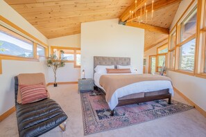 4 habitaciones, escritorio, wifi y ropa de cama 
